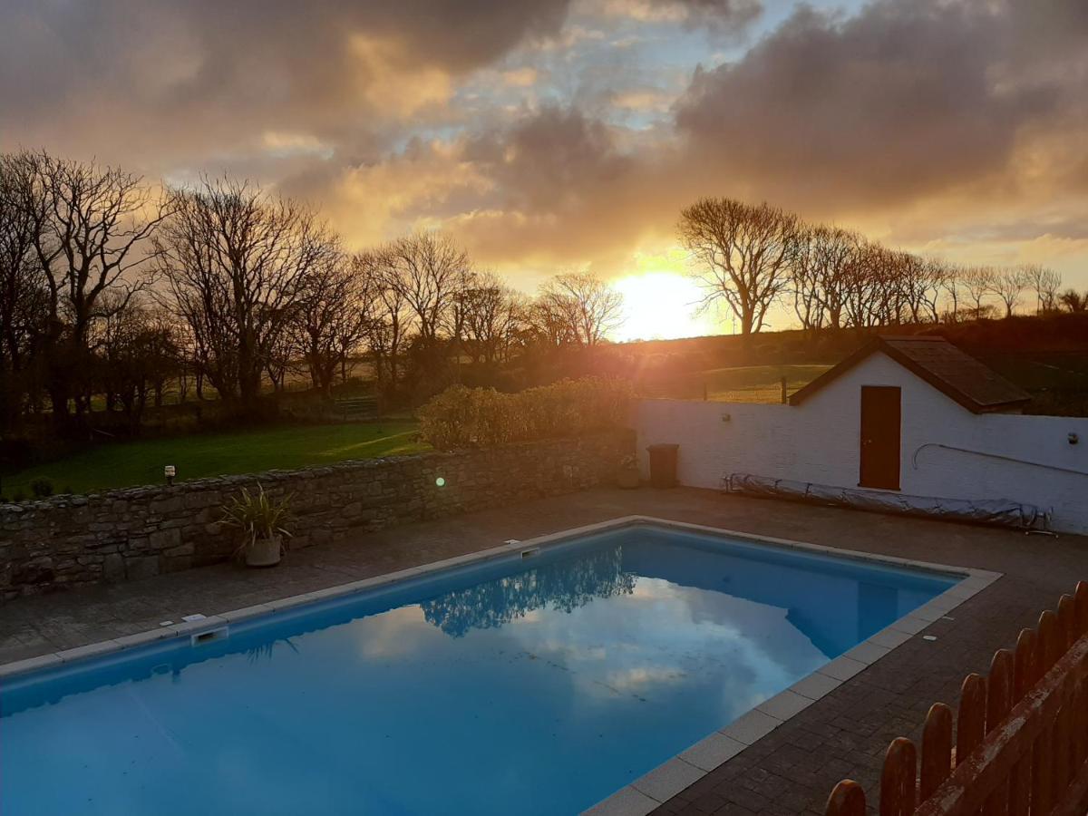 Trenewydd Farm Holiday Cottages Cardigan Exterior photo