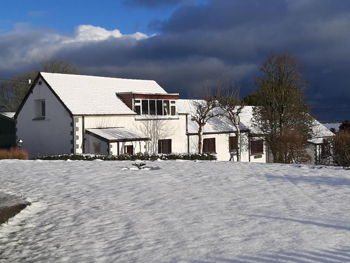 Trenewydd Farm Holiday Cottages Cardigan Exterior photo