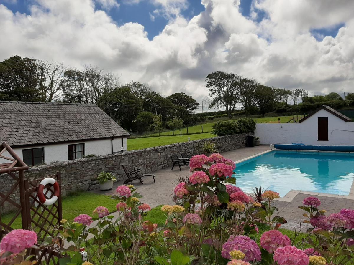 Trenewydd Farm Holiday Cottages Cardigan Exterior photo