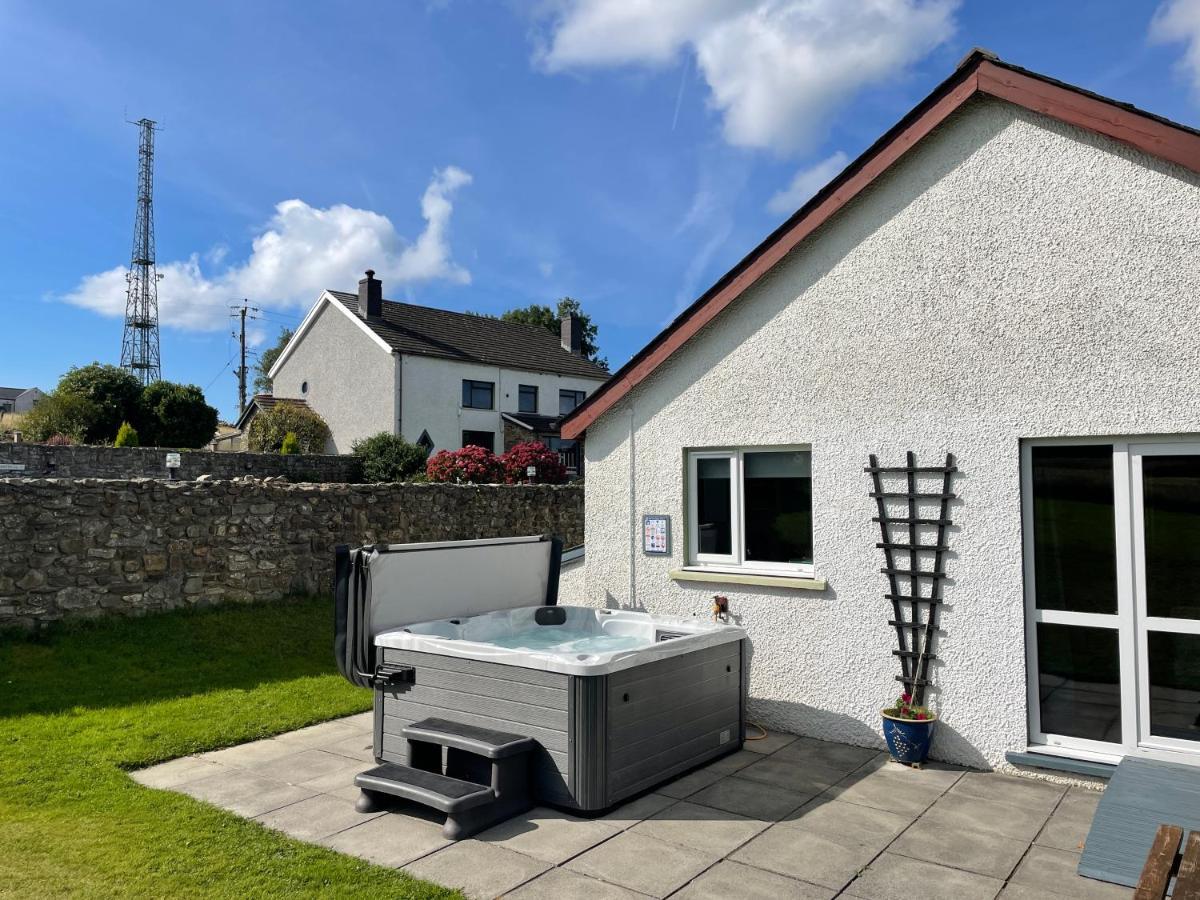 Trenewydd Farm Holiday Cottages Cardigan Exterior photo