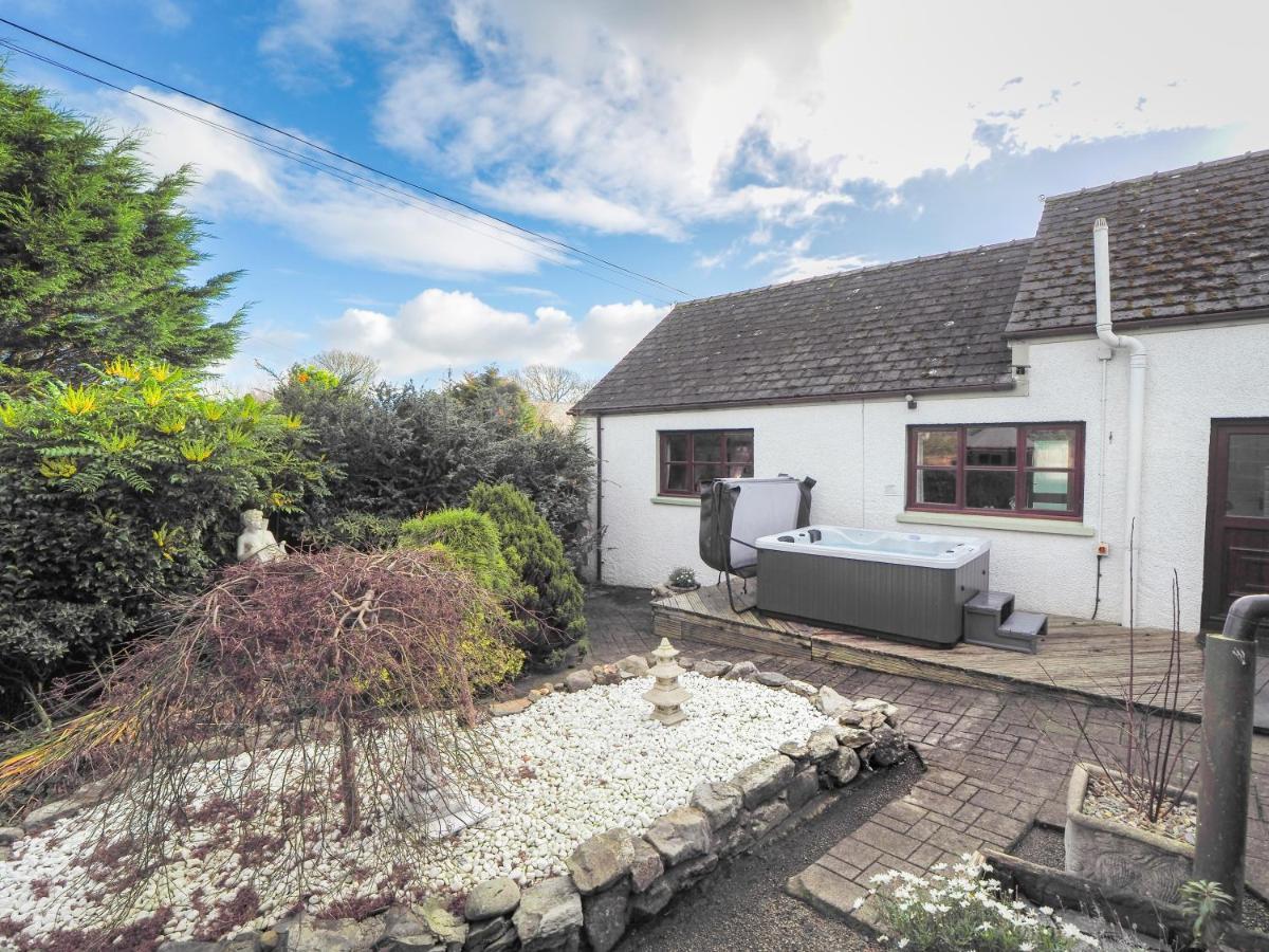 Trenewydd Farm Holiday Cottages Cardigan Exterior photo